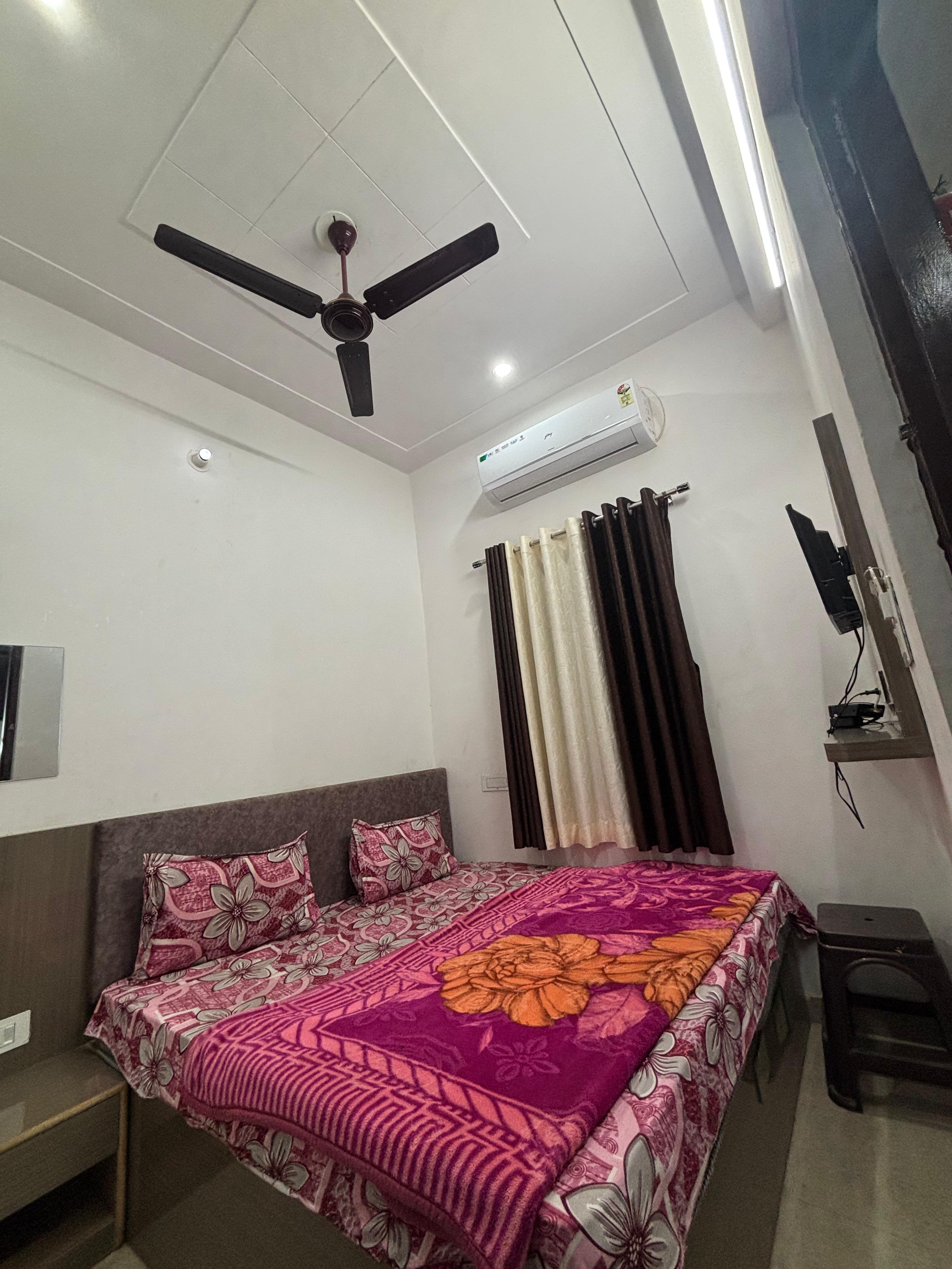 Room Image 3